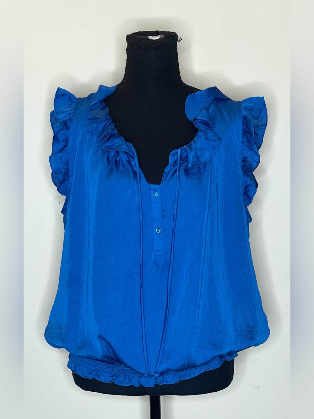 Violet & Claire- Ruffle Tie-Neck Camisole in Deep Blue Size L